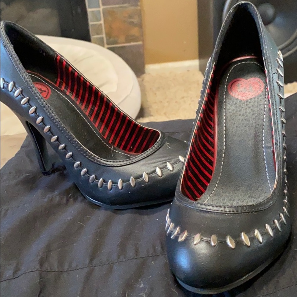 TUK heels